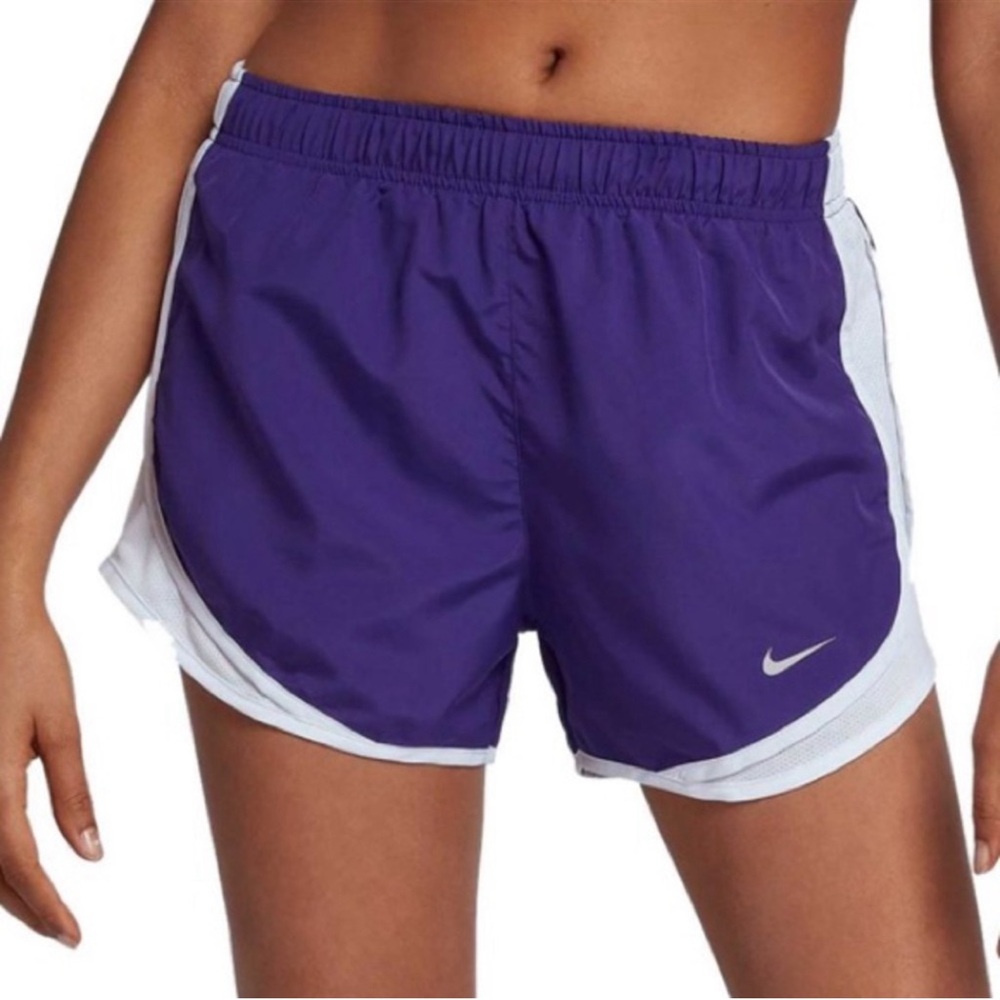 Nike Women’s Tempo Running Short Size Medium